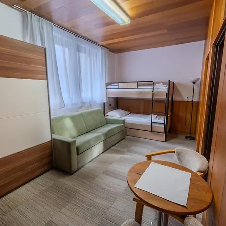 Hotel FIS-3
